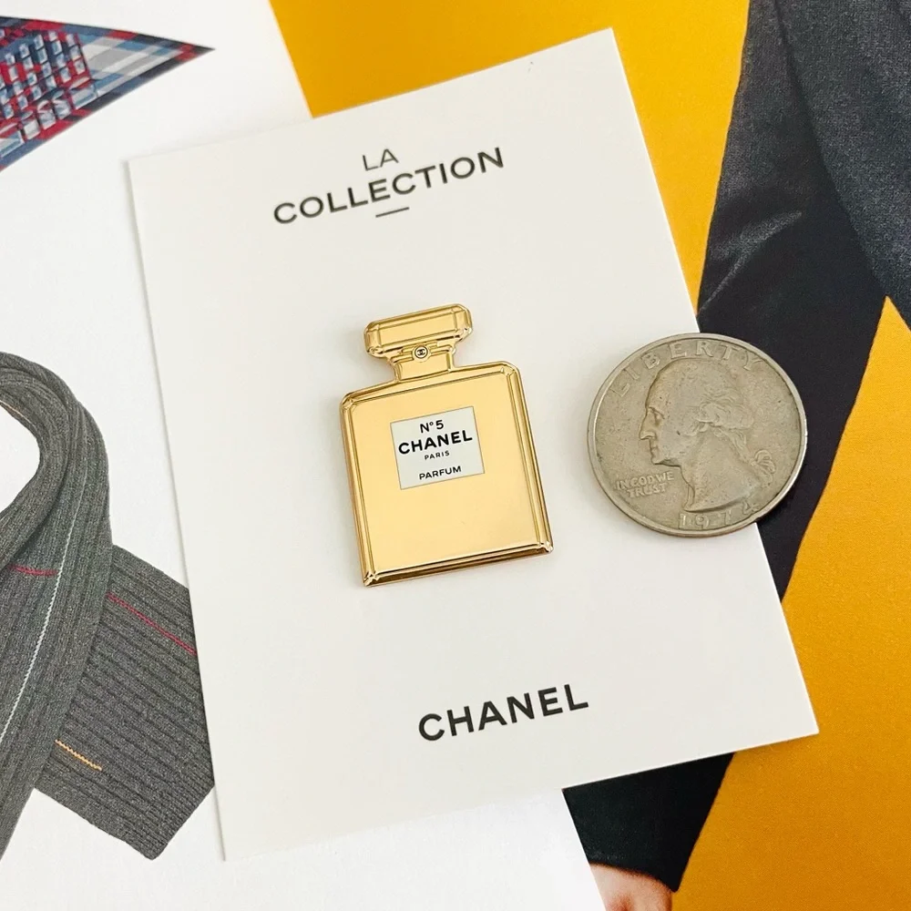 Chanel No5‎ Metal Pin
